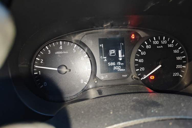 Used Nissan Navara 2017 2.5L Automatic 2WD Luxury Edition QR25