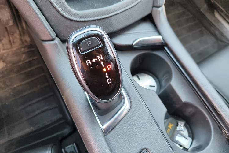 Used Cadillac XT5 2018 28E Four-Wheel Drive Tech Version Gear Lever