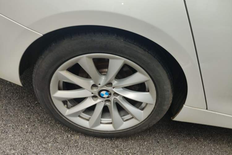 Used BMW 3 Series GT 2018 320i Sport Edition Right Rear Wheel Hub