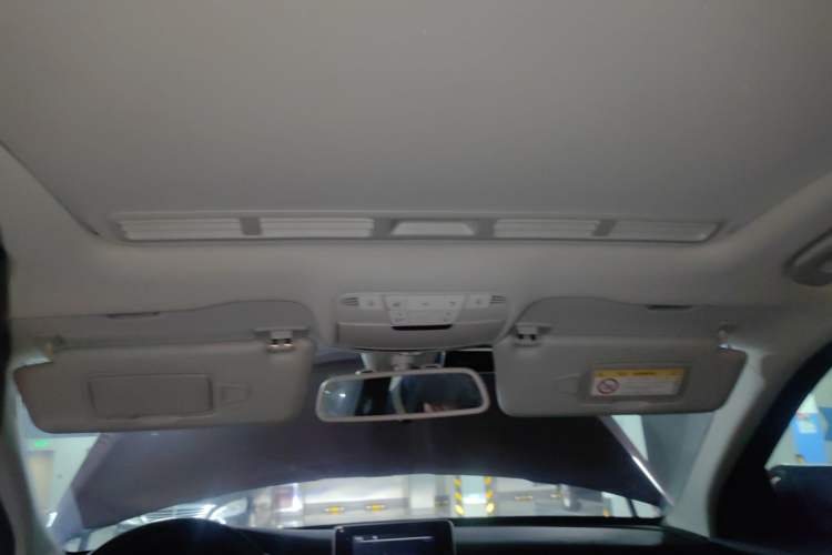 Used Mercedes-Benz C-Class 2017 C 180 L Sport Edition Headliner