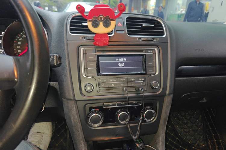 Used Volkswagen Golf 2012 1.4 TSI Automatic Comfort Edition Audio And AC Panel