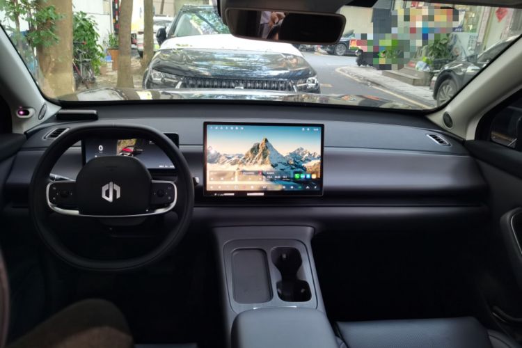 Used Leapmotor C10 2024 530 Smart Edition Center Console