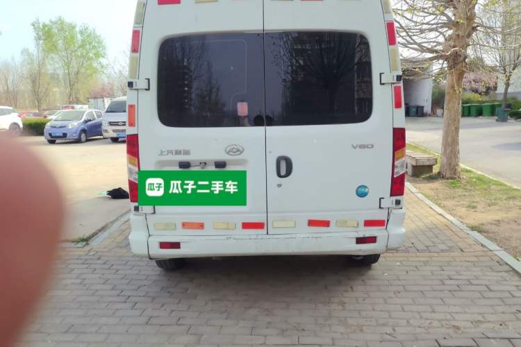 Used SAIC MAXUS Xintu V80 2021 2.0T Manual Classic Aoyuntong 127 PS Mid-axle Mid-roof 6/7/8/9-Seater
