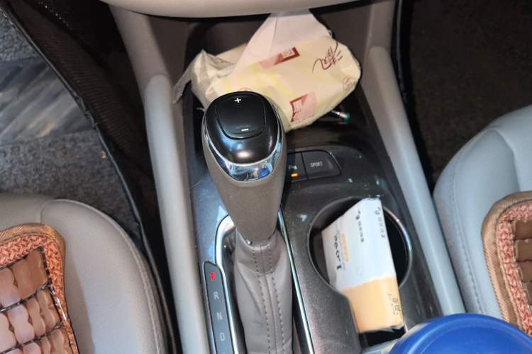 Used Chevrolet Malibu XL 2018 530T Automatic Luxury Edition Gear Lever