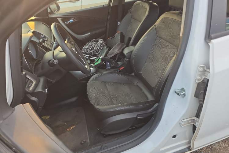 Used Buick GT 2013 XT 1.6L Automatic Fashion Edition Left Front Seat