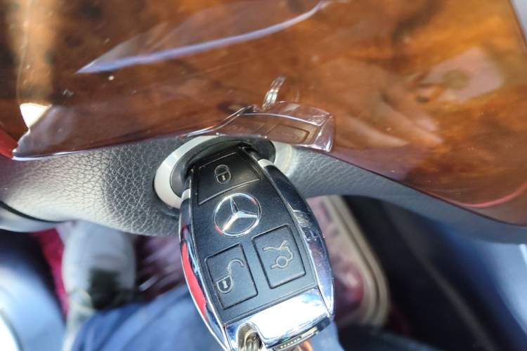 Used Mercedes-Benz M-Class 2015 ML 400 4MATIC Luxury Model Vehicle Key