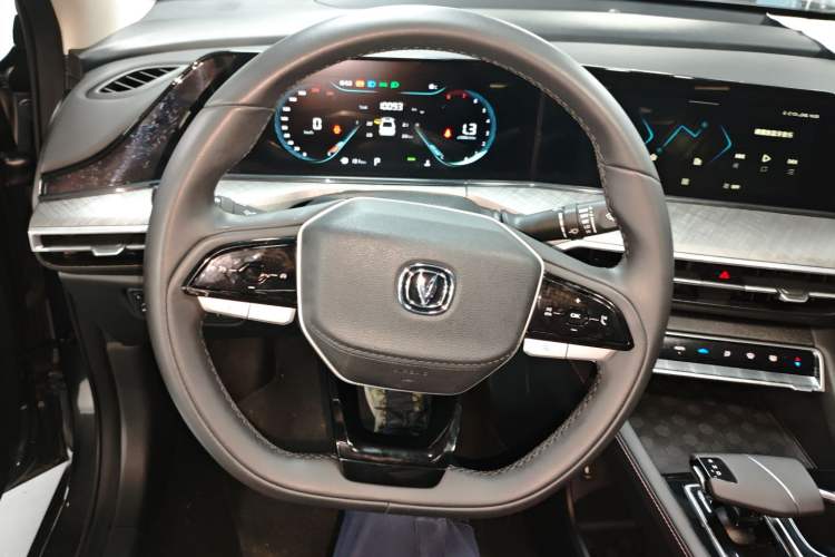 Used CHANGAN Eado 2024 PLUS Blue Whale NE 1.4T GDI DCT High-Energy Edition
