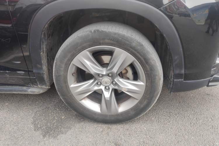 Used Toyota Highlander 2018 2.0T Four-Wheel Drive Luxury Edition 7 Seats China V Emission Standard
