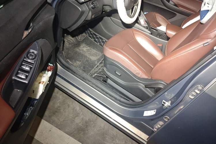 Used Buick GL6 2019 18T 6-Seater Connected Luxury Version China VI Standard
