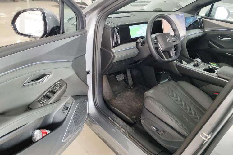 Used BYD Song L DM-i 2025 Intelligent Driving Version 160 km Beyond-Range Type
