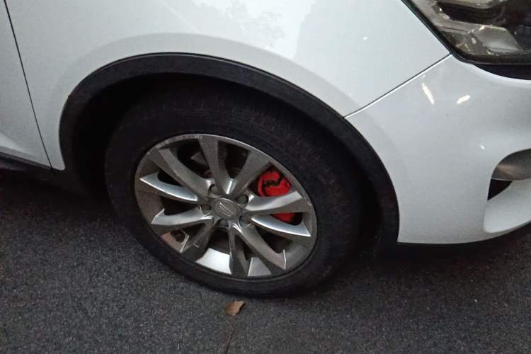 Used Geely Auto Emgrand GS 2016 Sport Edition 1.8L Automatic LingShang Model Right Front Wheel Hub