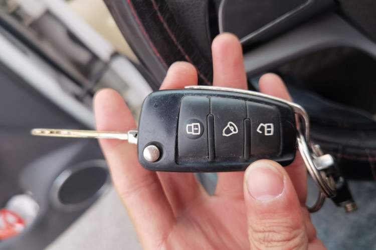 Used JAC Group J6 A30 2013 1.5L Manual Luxury Model China IV Standard