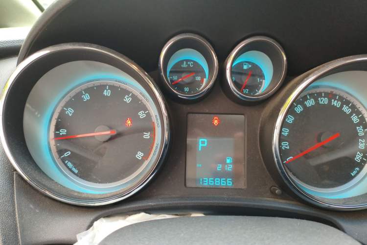 Used Buick GT 2014 XT 1.6L Automatic Fashion Edition Instrument Cluster