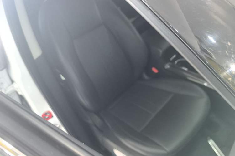 Used Land Rover Discovery Sport 2019 240 PS SE Version China VI Standard