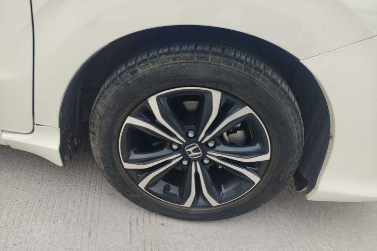 Used Honda Crider 2022 180Turbo CVT Luxury Edition Right Front Wheel Hub