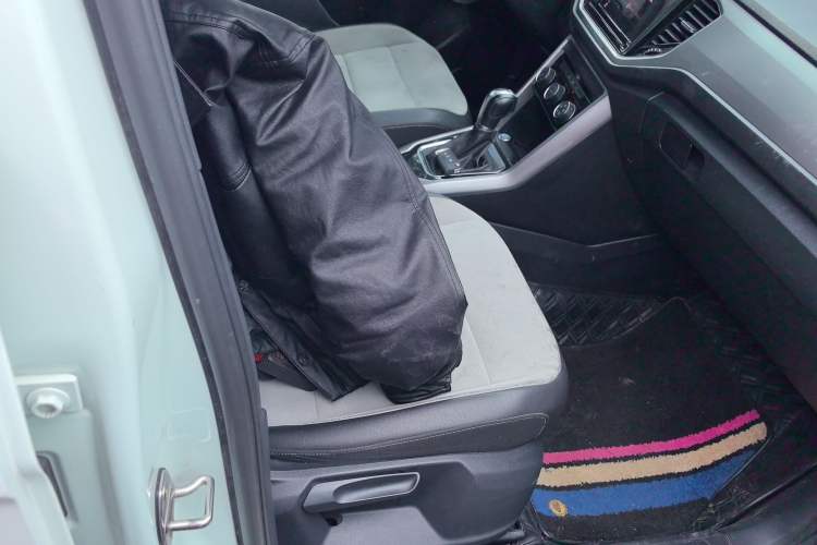 Used Volkswagen T-ROC 2020 280TSI DSG Two-Wheel Drive R-Line Pro
