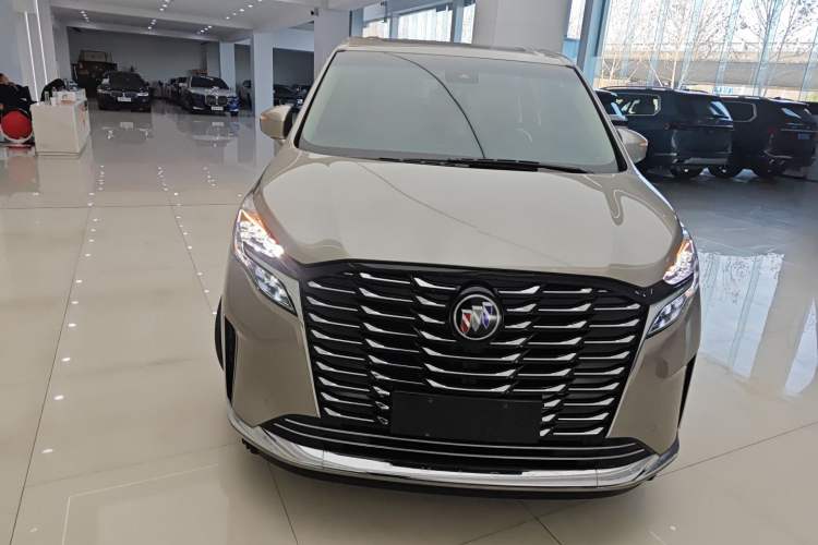 Подержанный Buick GL8 2023 2.0L Champagne 17900km AT 7 Seats на продажу ...
