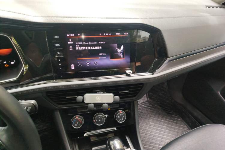 Used Volkswagen Sagitar 2022 280TSI DSG Excellence Edition Audio And AC Panel