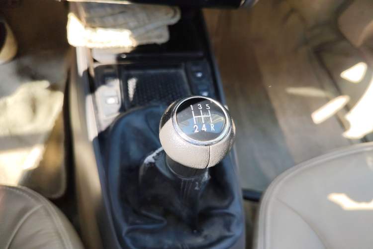 Used Volkswagen Santana Vista 2008 1.8L Manual Comfort Edition Gear Lever