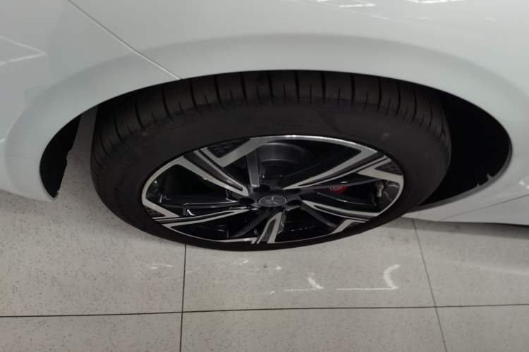 Used Hongqi EH7 2024 640 Pro+ All-Wheel Drive Left Front Wheel Hub