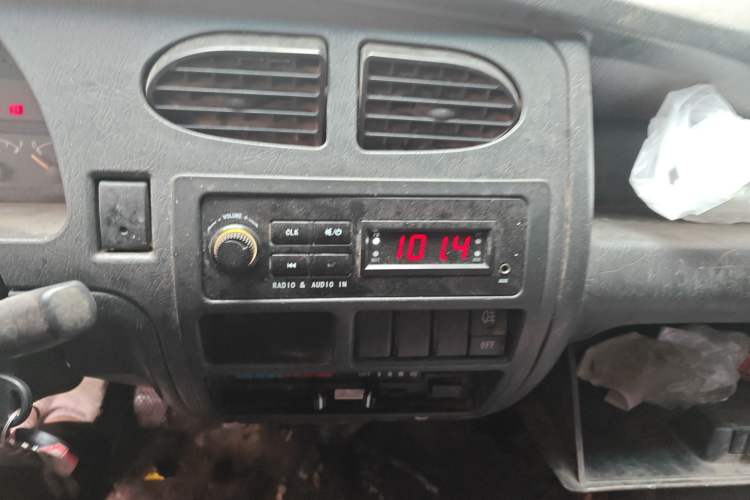 Used Dongfeng Xiaokang K07II 2013 1.0L Base Version Audio And AC Panel