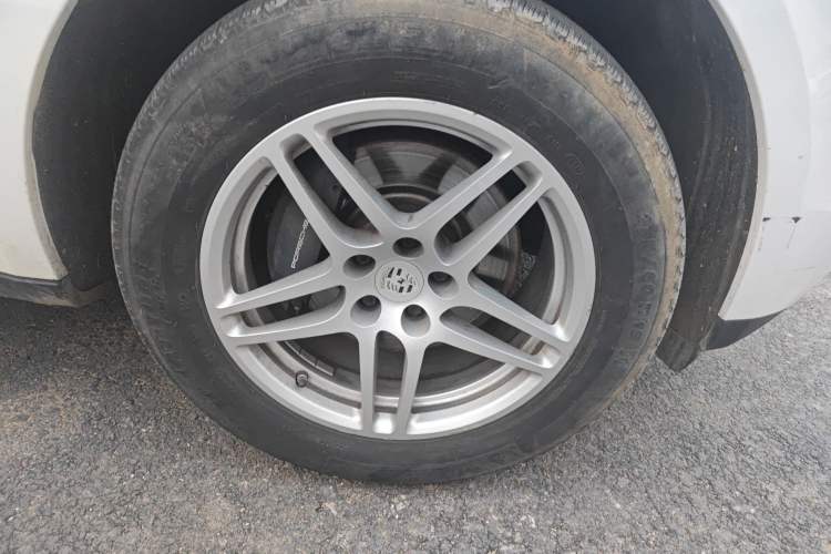 Used Porsche Macan 2017 Macan 2.0T Exterior 7