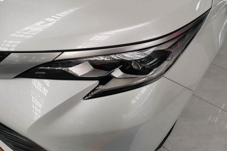 Used Toyota SIENNA 2021 2.5L Hybrid Luxury Edition Left Front Headlight