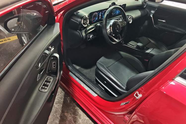 Used Mercedes-Benz A-Class 2020 Restyled A 200 L Sport Sedan Fashion Version
