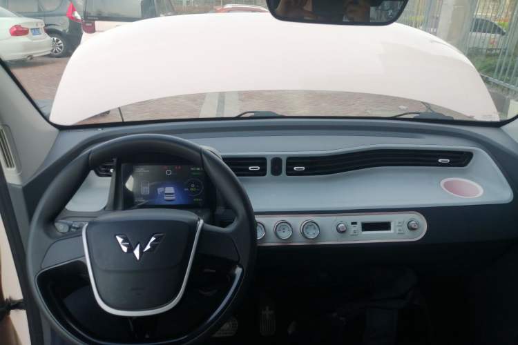 Used Wuling Hongguang MINIEV 2021 Macaron Fashion Edition Lithium-Ion Battery Center Console