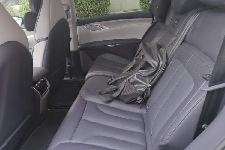 Used IM LS7 2023 90 kWh Elite Rear-Drive Version Left Rear Seat