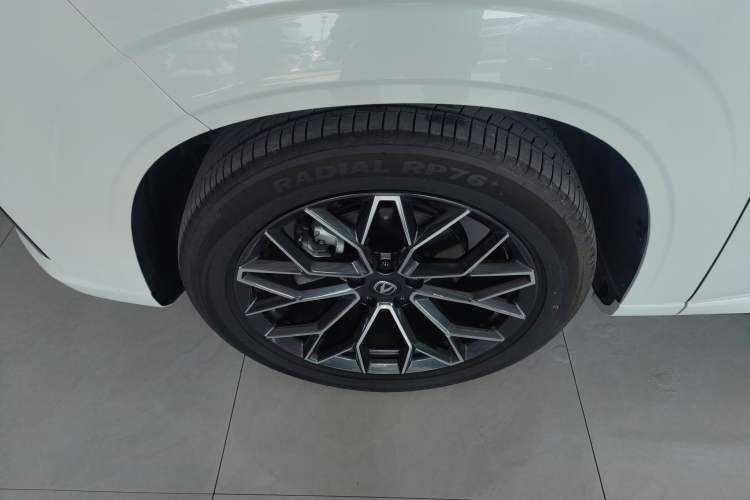 Used CHANGAN UNI-Z 2025 1.5T Luxury Version Exterior 4