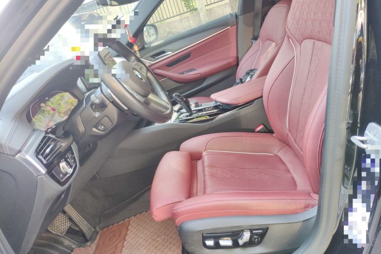 Used BMW 5 Series 2023 530Li Luxury Edition M Sport Package Left Front Seat