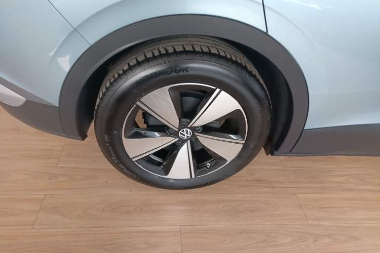 Used Volkswagen ID.4 X 2025 Smart Version Pure & Intelligent Enjoyment Edition Exterior 5