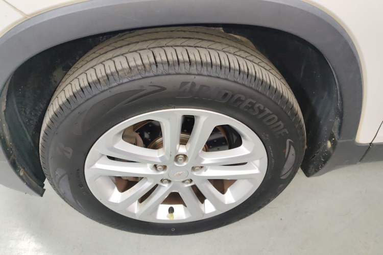 Used Chevrolet Trax 2016 1.4T Automatic Two-Wheel Drive Comfort Version with Sunroof Left Front Wheel Hub