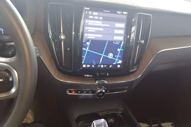 Used Volvo XC60 2024 B5 4x4 Smart Luxury Edition