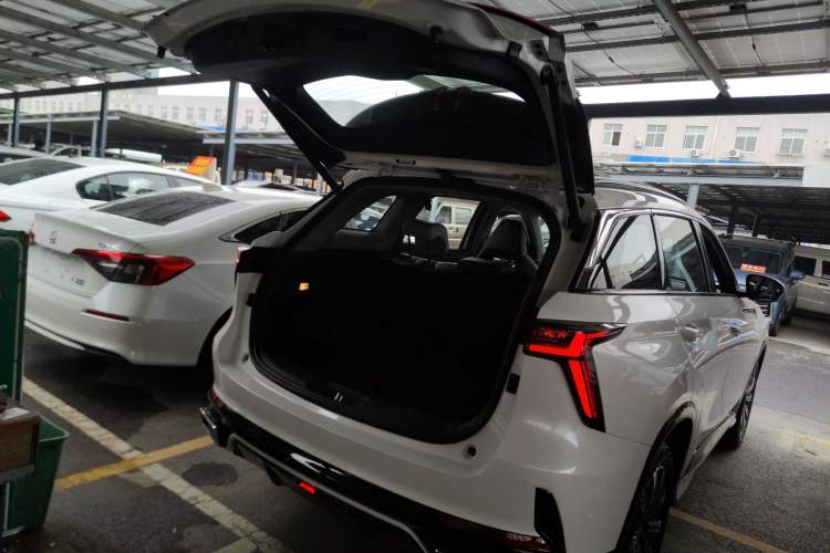 Used CHANGAN CS75 PLUS 2026 Model, Smart Champion Edition 1.5T New Blue Whale Smart Navigation Version