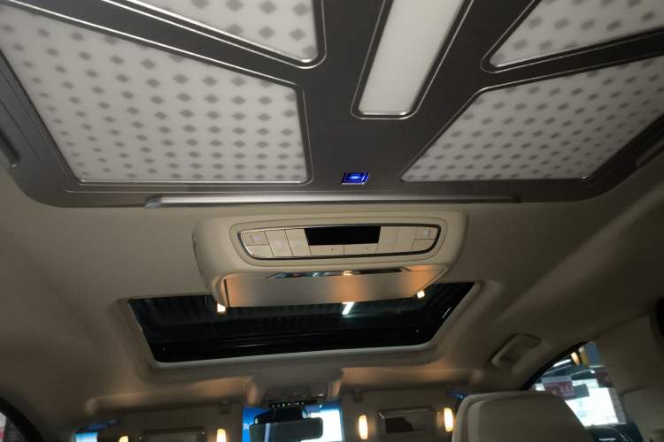 Used Buick GL8 2023 ES Lu Zun Deluxe Model