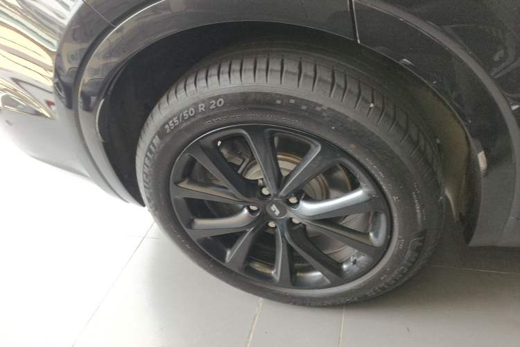 Used Li Auto ONE 2021 Extended-Range 6-Seater Version Right Rear Wheel Hub