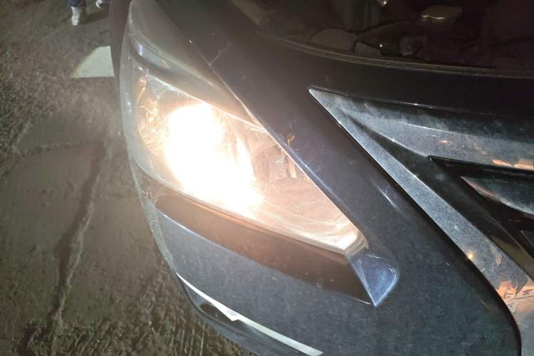 Used Nissan Teana 2013 2.0L XL Comfort Edition Right Front Headlight