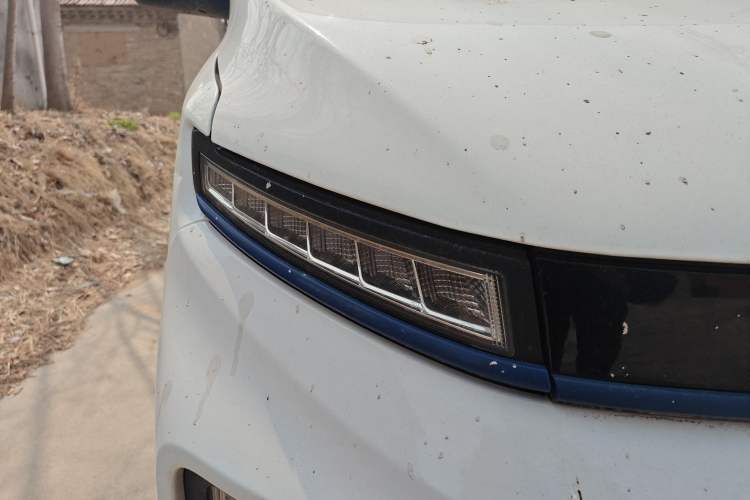 Used Farizon Xingxiang V 2023 V6E Ningde Times 41.86 kWh Deluxe Edition Right Front Headlight