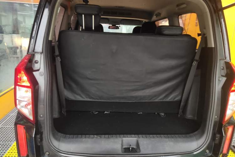 Used Wuling Hongguang PLUS 2020 1.5L Manual Comfort 7-Seater
