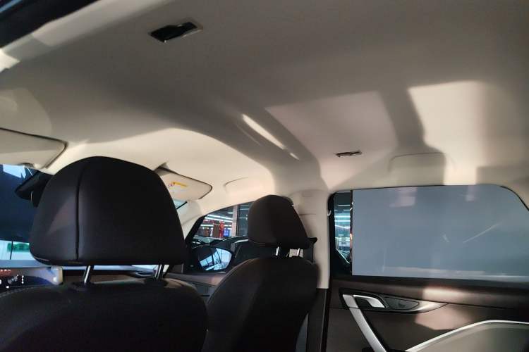 Used Livan Maple 80v L 2024 515 km Range 7 Seats Headliner