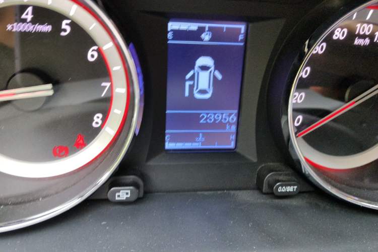 Used FORTHING M7 2021 1.8T Manual Luxury Model Odometer Close Up