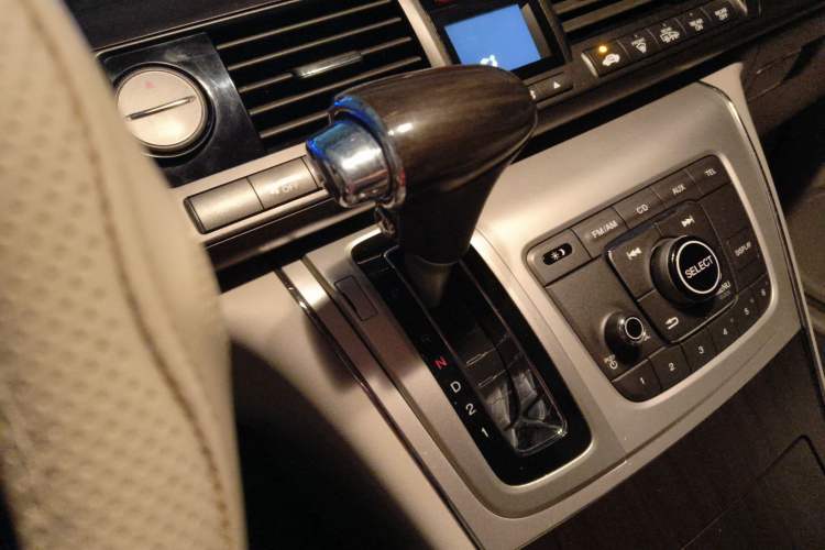 Used Honda Elysion 2012 2.4L VTi-S Prestige Edition Gear Lever