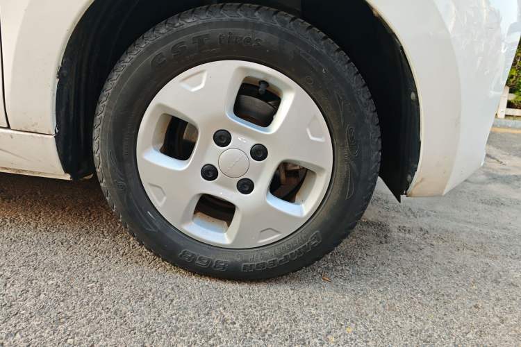 Used Roewe Clever 2021 302 km New Four-Seater Super-Efficient Version
