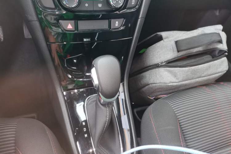 Used Buick Encore 2018 18T Automatic Two-Wheel Drive Urban Leading Model
