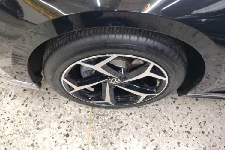 Used Volkswagen Magotan 2024 2 Million Units Zhongxiang Version 330TSI DSG Luxury Edition Left Front Wheel Hub