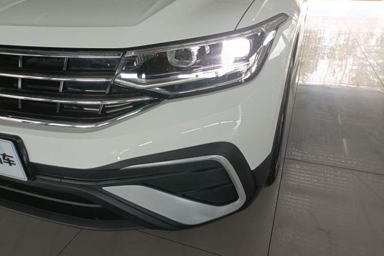 Used Volkswagen Tiguan L 2023 330TSI Automatic Two-Wheel Drive Comfort Edition Left Front Headlight