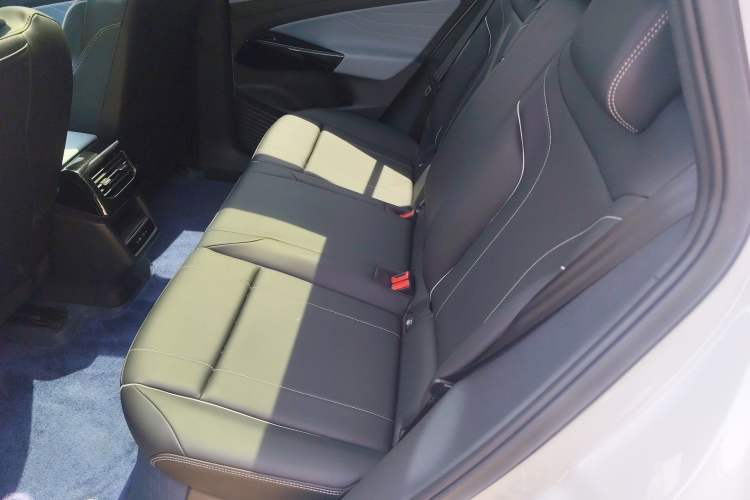 Used Volkswagen ID.4 X 2025 Smart Version Pure & Intelligent Enjoyment Edition Left Rear Seat