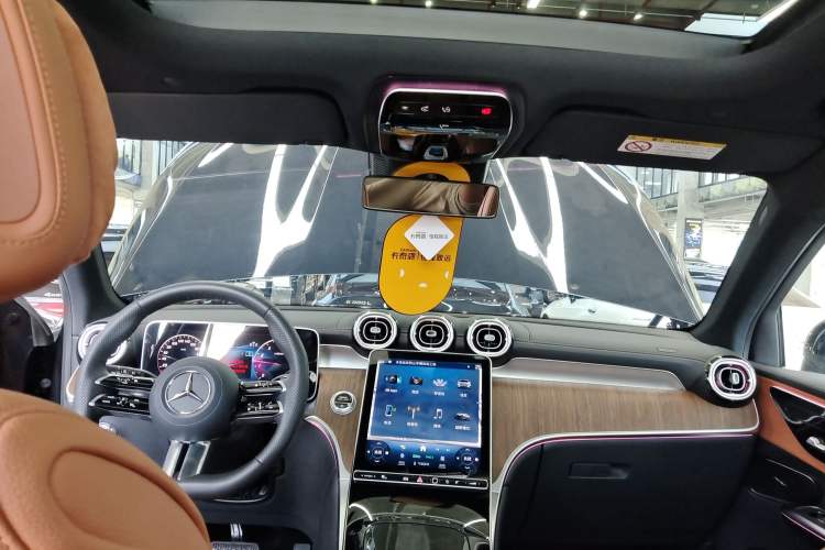 Used Mercedes-Benz GLC 2024 Refreshed GLC 300 L 4MATIC Dynamic Version 5 Seats